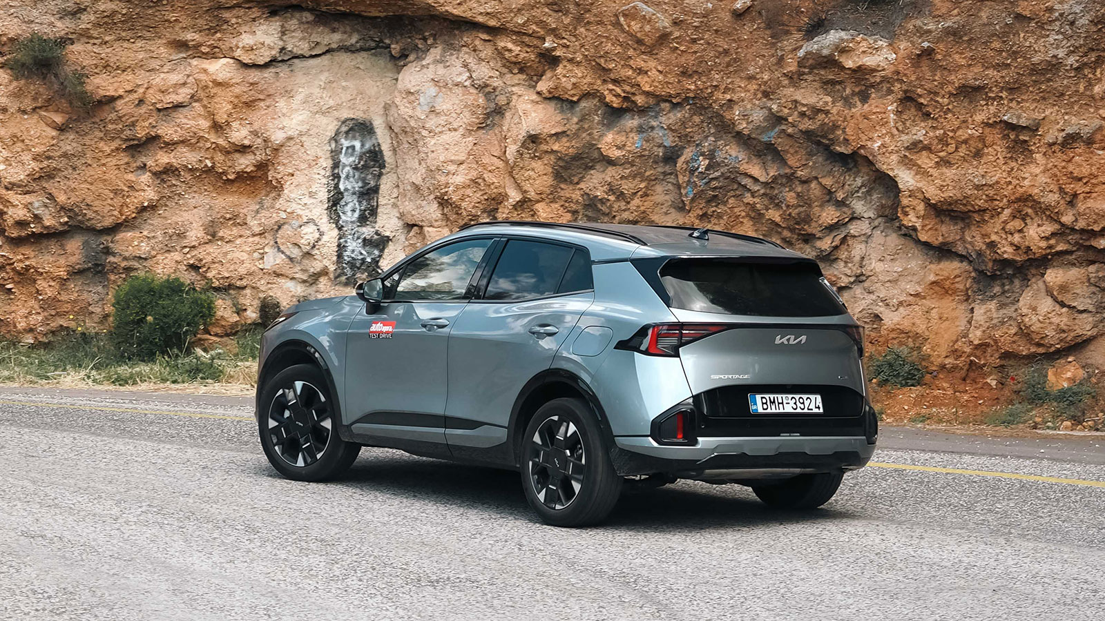 Kia Sportage VS Skoda Karoq Βαθμολογίες. Ποιο είναι καλύτερο σε κατανάλωση, χώρους, επιδόσεις, εγγυήσεις.